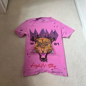Def leopard shirt